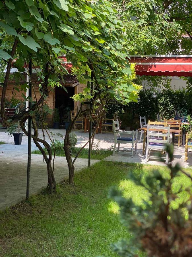 Grand Boutique Hotel Pristina Exterior foto